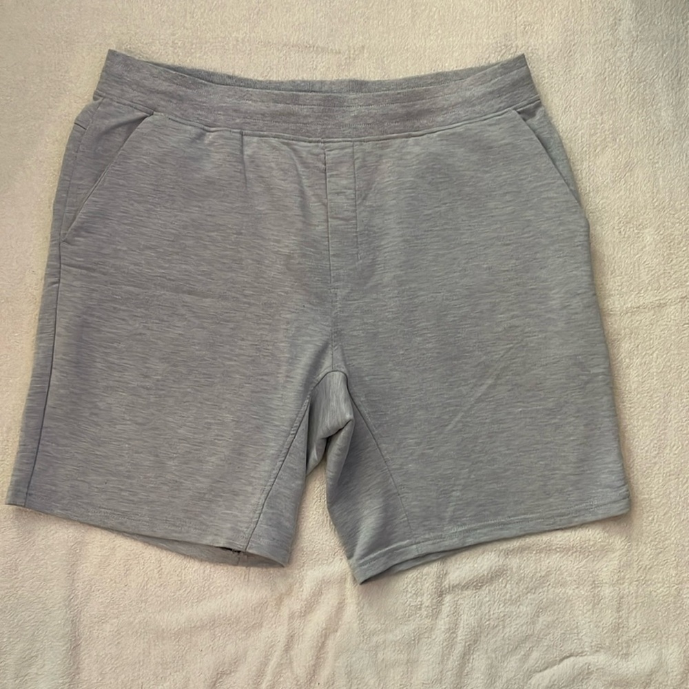 MPG Sport Grey Shorts in Men’s Size Large